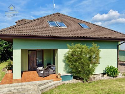 Prodej rodinného domu 220 m², pozemek 842 m²