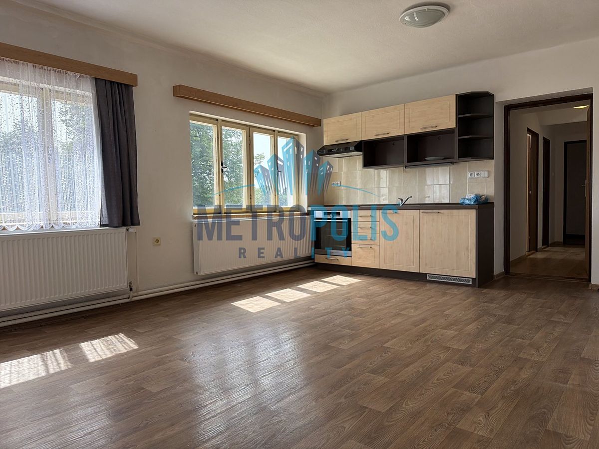 Pronájem bytu 2+1 86 m² – fotografie 4