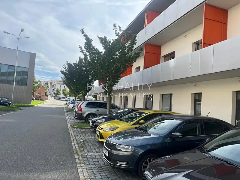 Pronájem bytu 2+kk 48 m², Zlín – náhled fotky 2