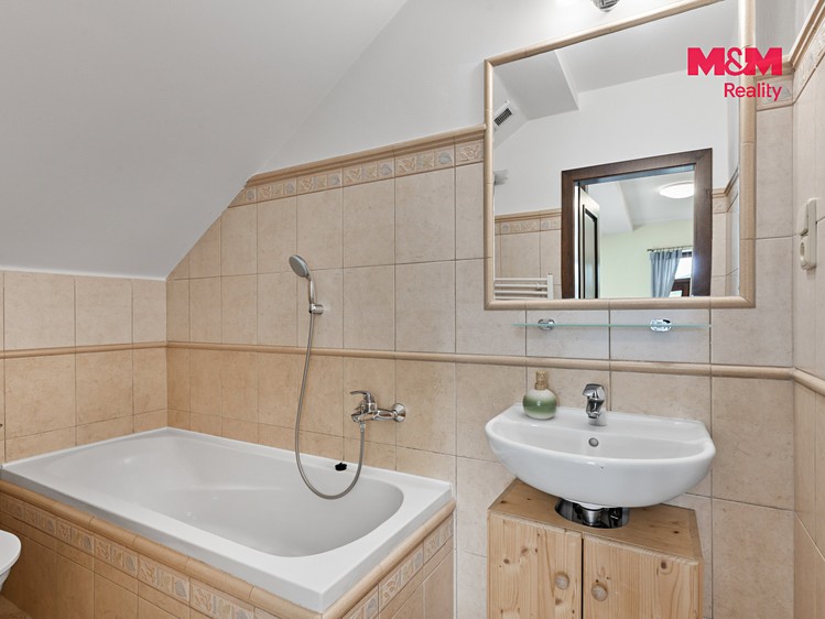Комерційне приміщення на продаж, 215 м² (19 з 30)