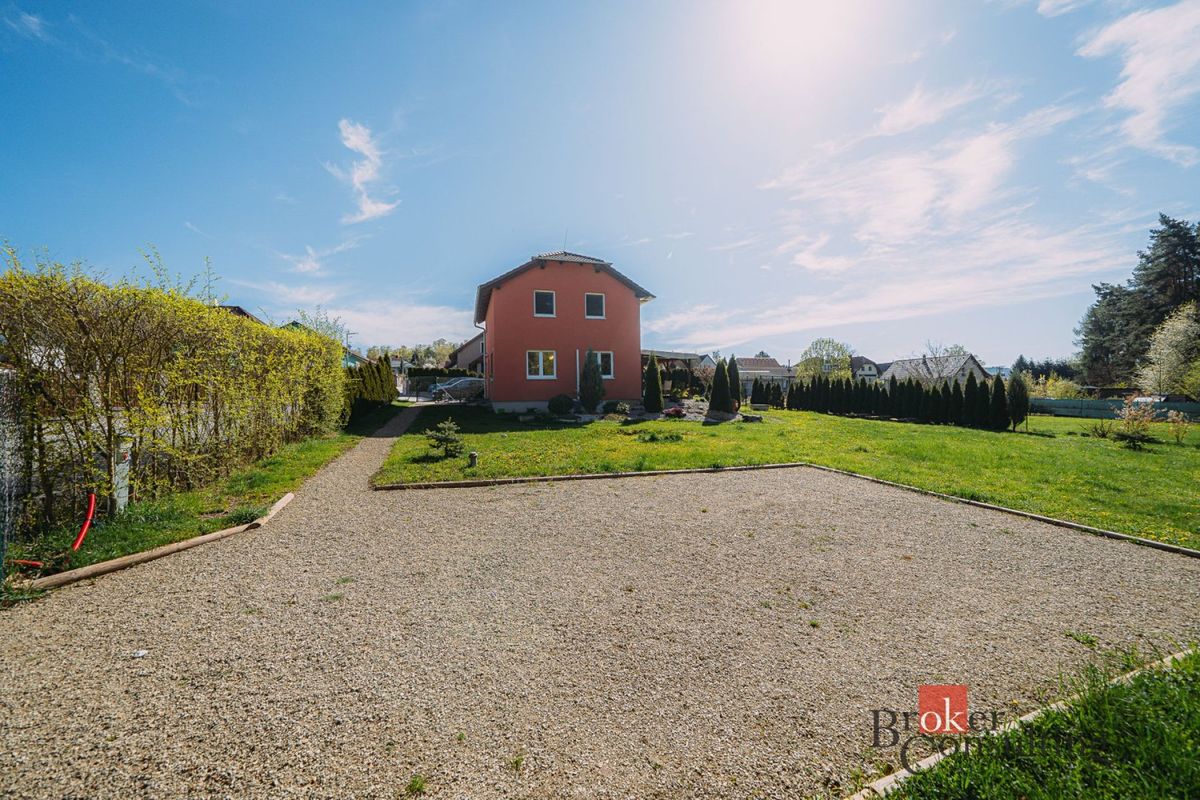 Prodej rodinného domu 93 m², pozemek 973 m² – fotografie 2