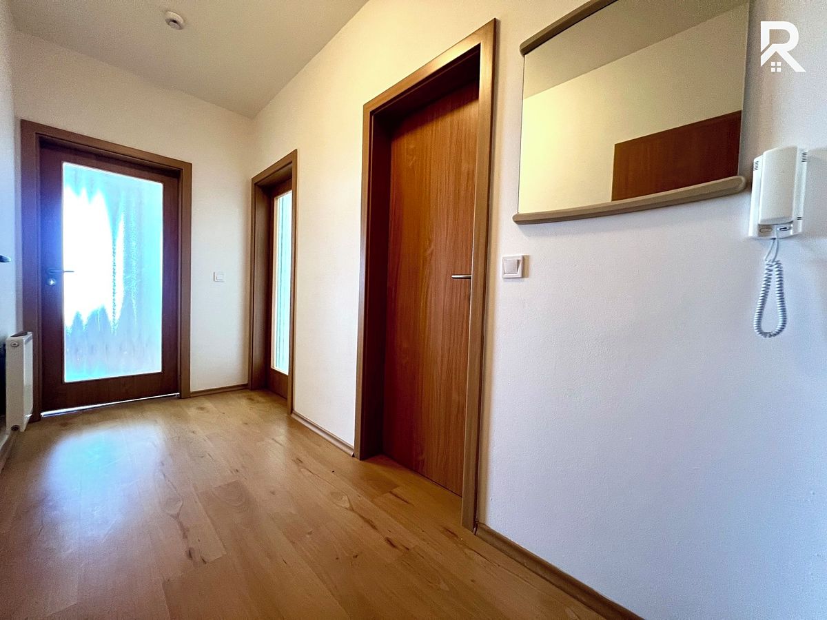 Pronájem bytu 2+kk 58 m² – fotografie 2