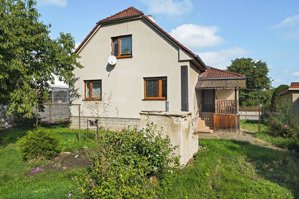Prodej rodinného domu 196 m², pozemek 839 m²