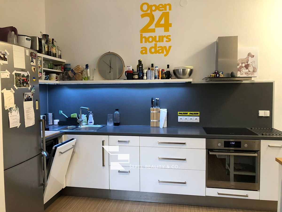 Pronájem bytu 2+1 83 m² – fotografie 4