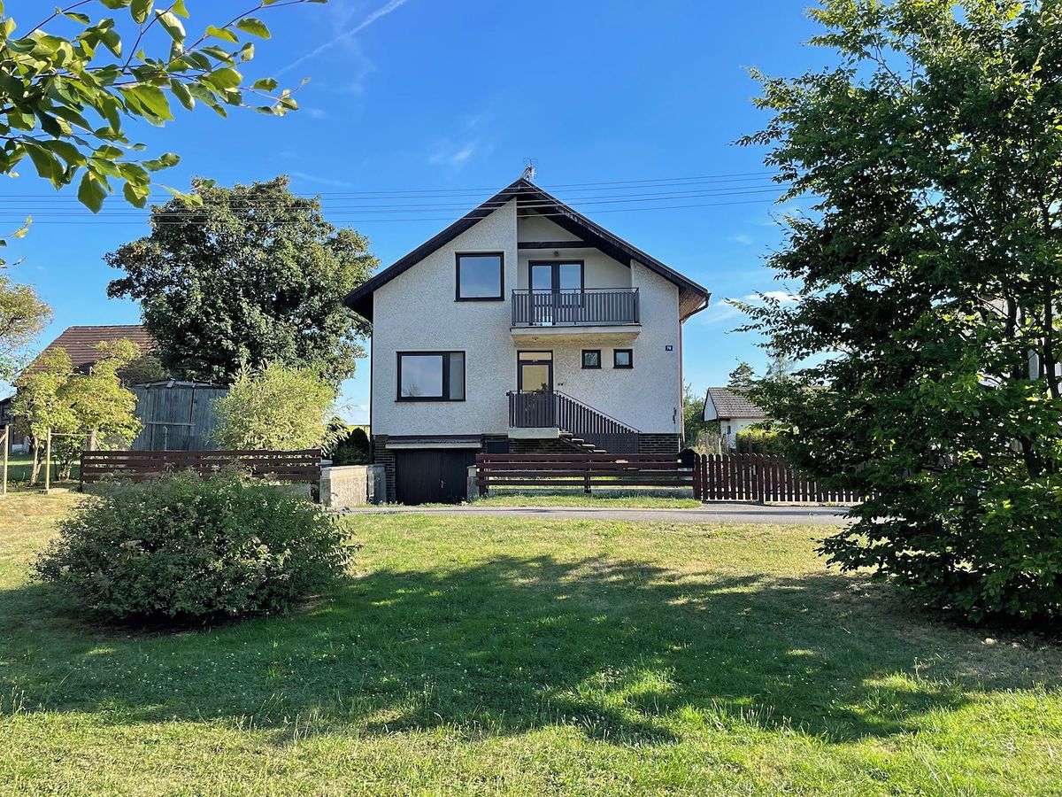 Pronájem rodinného domu 230 m², pozemek 601 m²