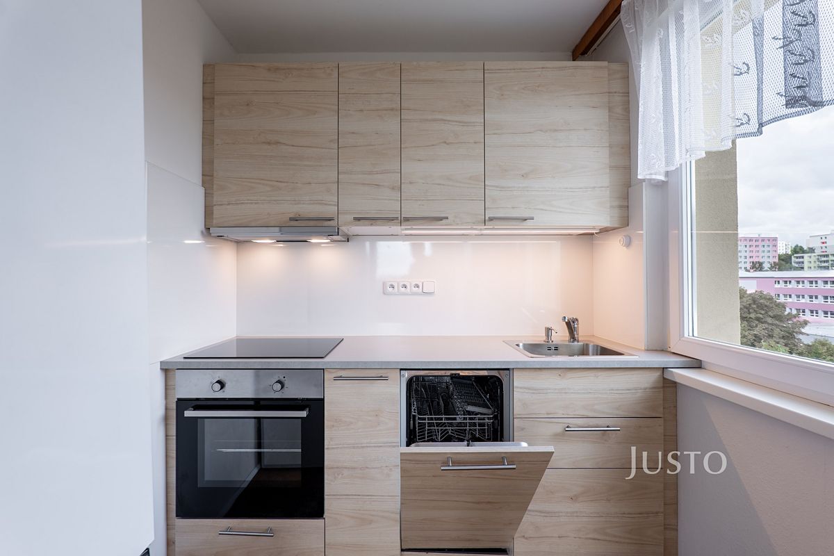 Pronájem bytu 2+kk 42 m² – fotografie 3