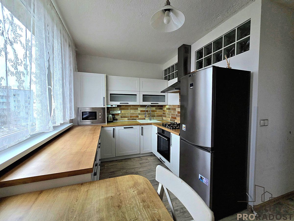 Pronájem bytu 3+1 70 m² – fotografie 2