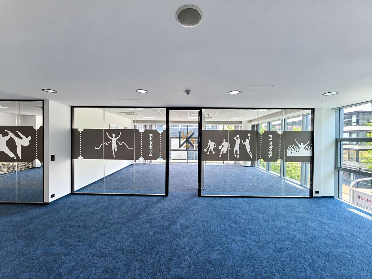 Pronájem kanceláře 1050 m² – fotografie 3