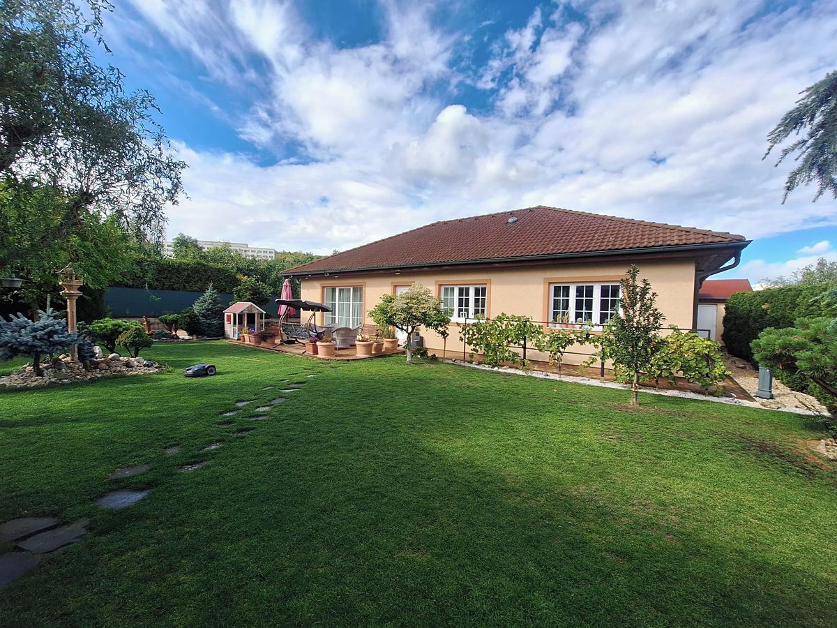 Prodej rodinného domu 160 m², pozemek 780 m²