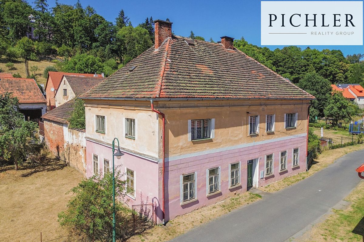 Prodej rodinného domu 265 m², pozemek 884 m²