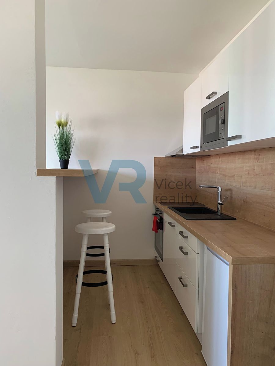 Pronájem bytu 1+kk 30 m² – fotografie 2