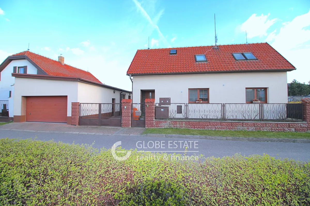 Prodej rodinného domu 329 m², pozemek 810 m²