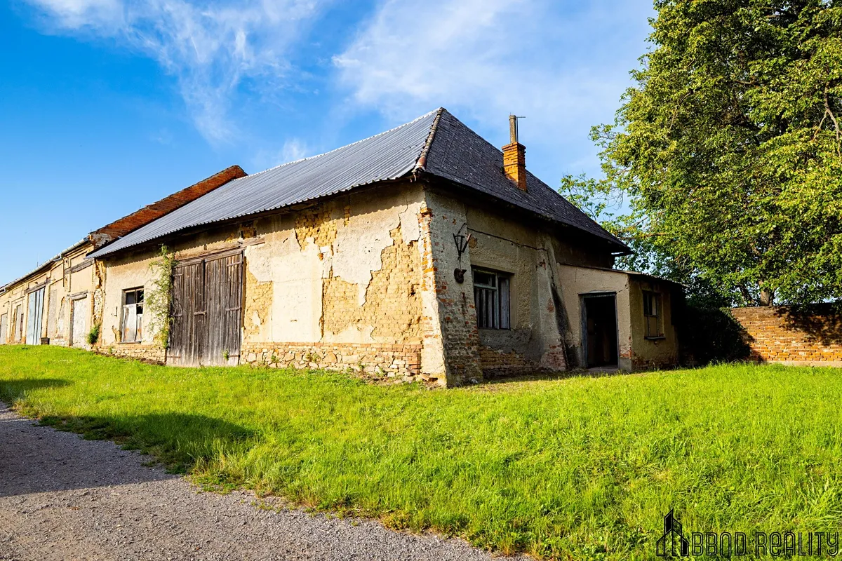 Prodej stavebního pozemku 1853 m² — fotografie 11