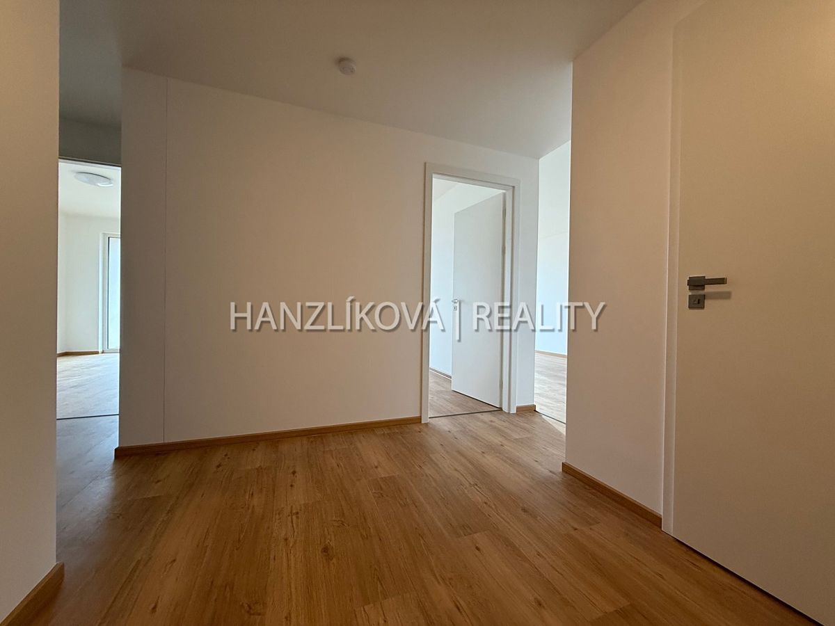 Pronájem bytu 3+kk 80 m² – fotografie 2