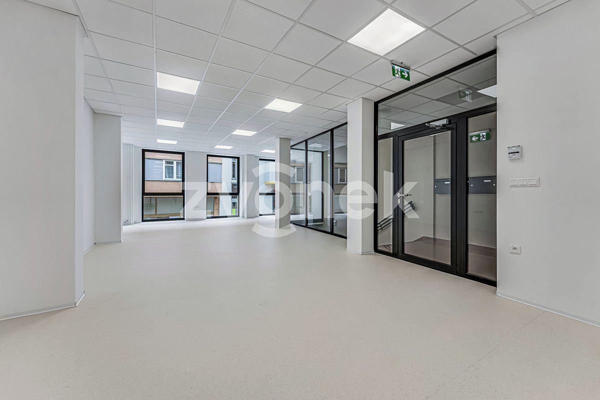 Pronájem obchodního prostoru 107 m² – fotografie 2