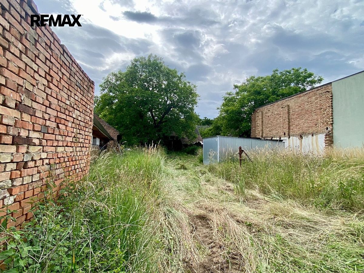 Prodej stavebního pozemku 2018 m² – fotografie 4