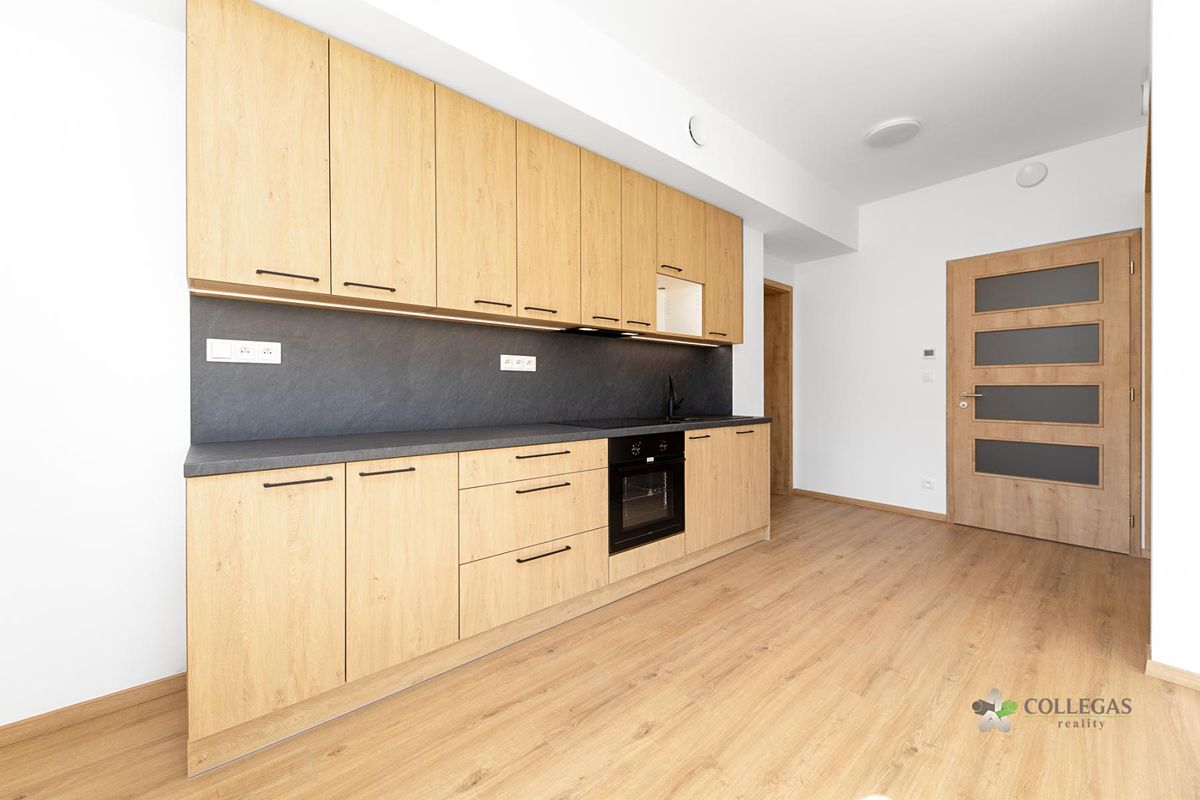 Pronájem bytu 2+kk 72 m² – fotografie 4