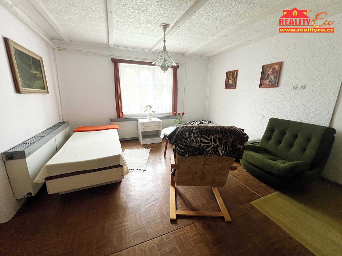 Prodej rodinného domu 105 m², pozemek 1386 m² – fotografie 4