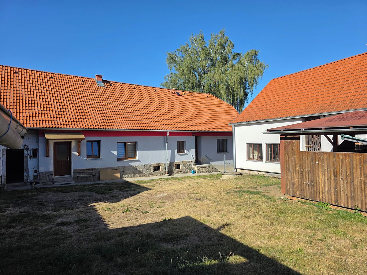 Prodej rodinného domu 250 m², pozemek 787 m² – fotografie 4