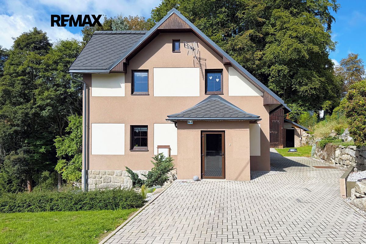 Prodej rodinného domu 197 m², pozemek 3575 m²