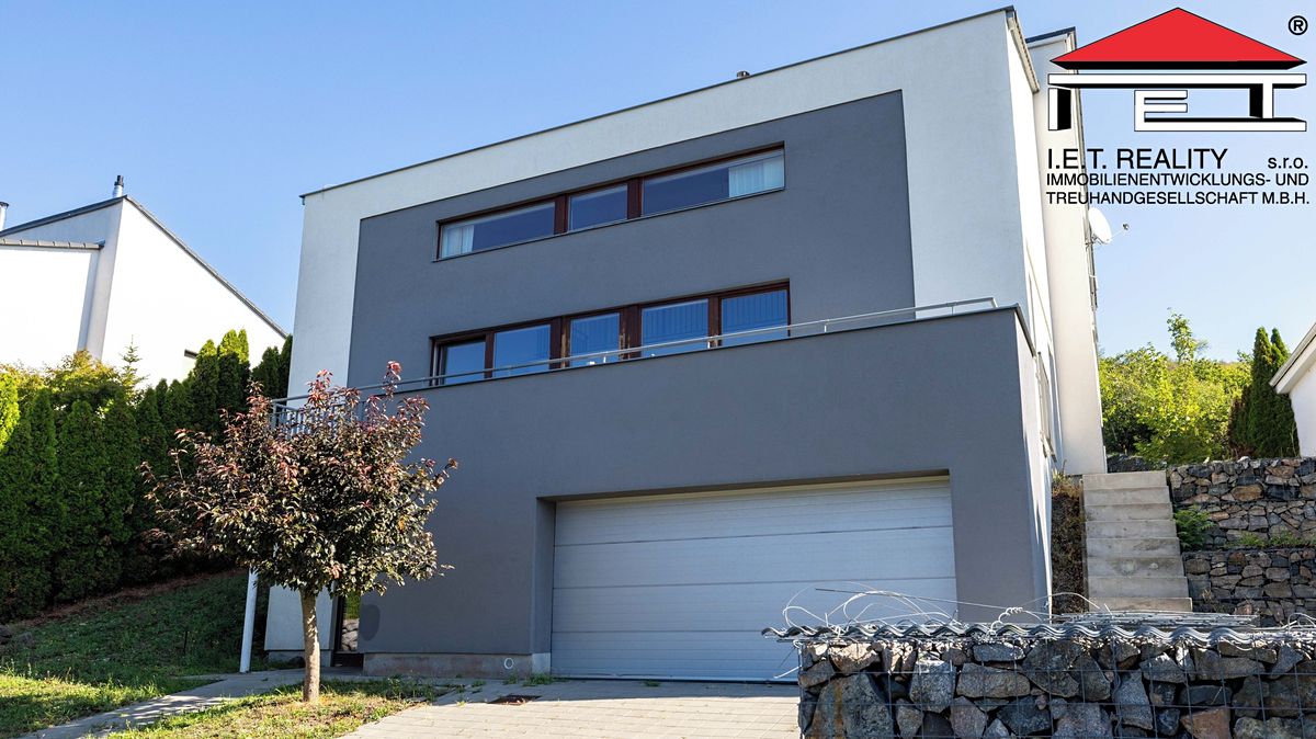 Prodej rodinného domu 326 m², pozemek 2960 m² – fotografie 3