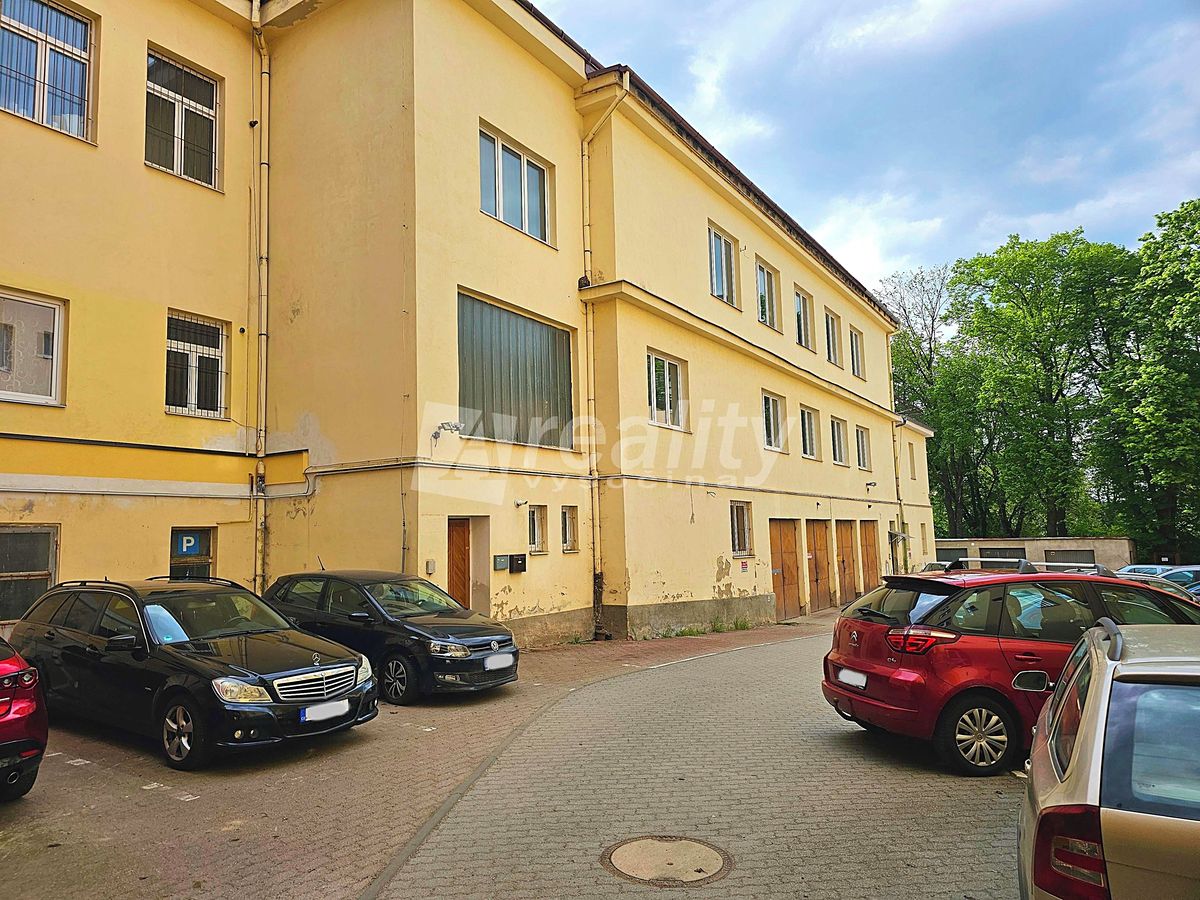 Pronájem výrobní haly, prostoru 167 m²