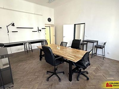 Pronájem kanceláře 99 m²