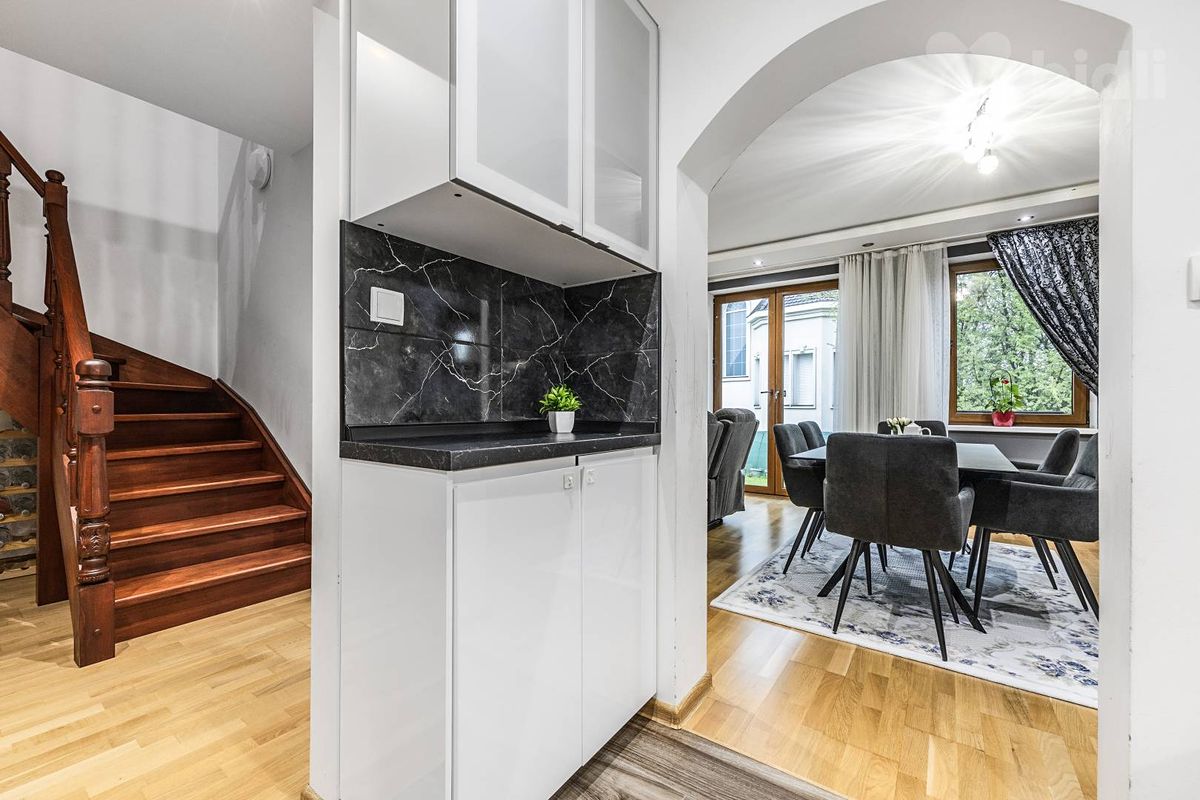 Prodej rodinného domu 160 m², pozemek 591 m² – fotografie 3