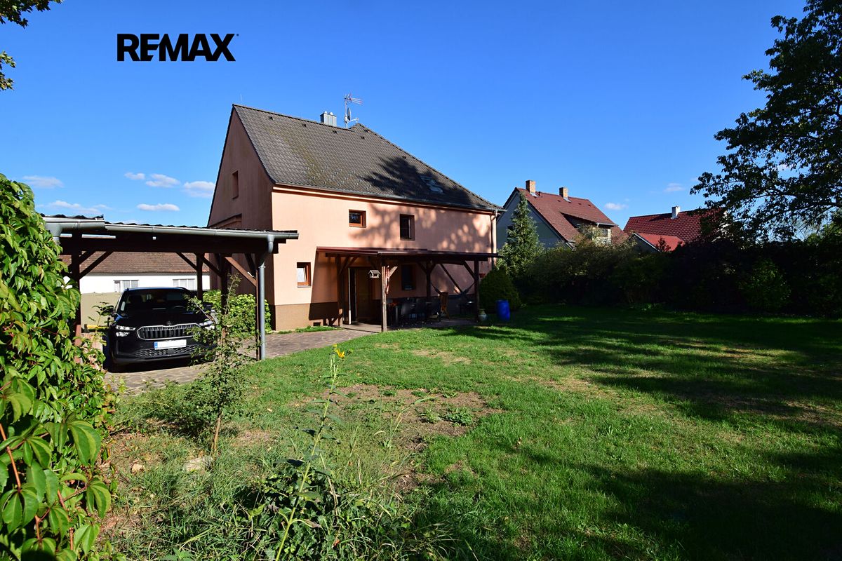 Prodej rodinného domu 222 m², pozemek 1115 m²