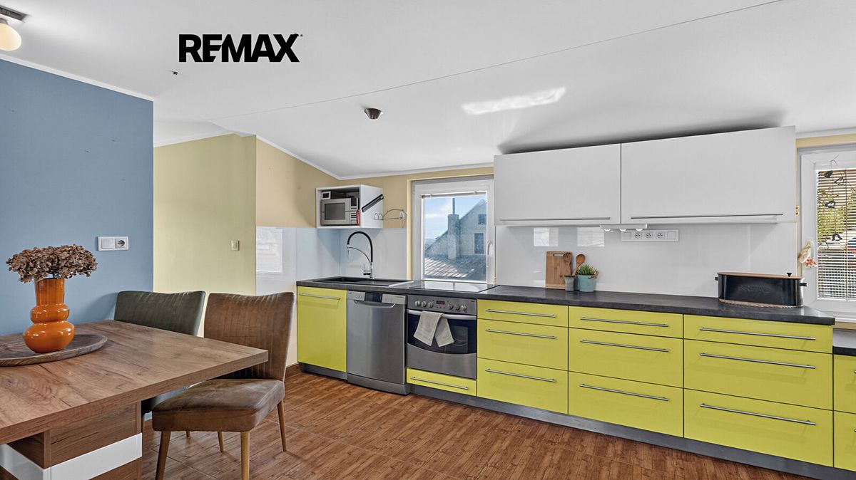 Prodej rodinného domu 106 m², pozemek 740 m² – fotografie 2