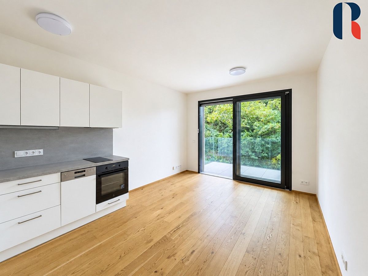 Pronájem bytu 1+kk 37 m²