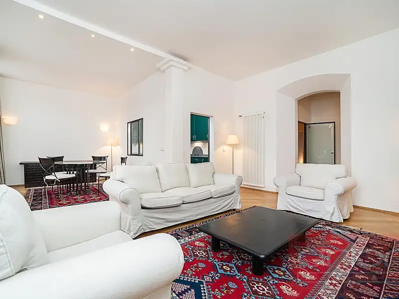 Pronájem bytu 3+1 94 m², Praha – náhled fotky 1