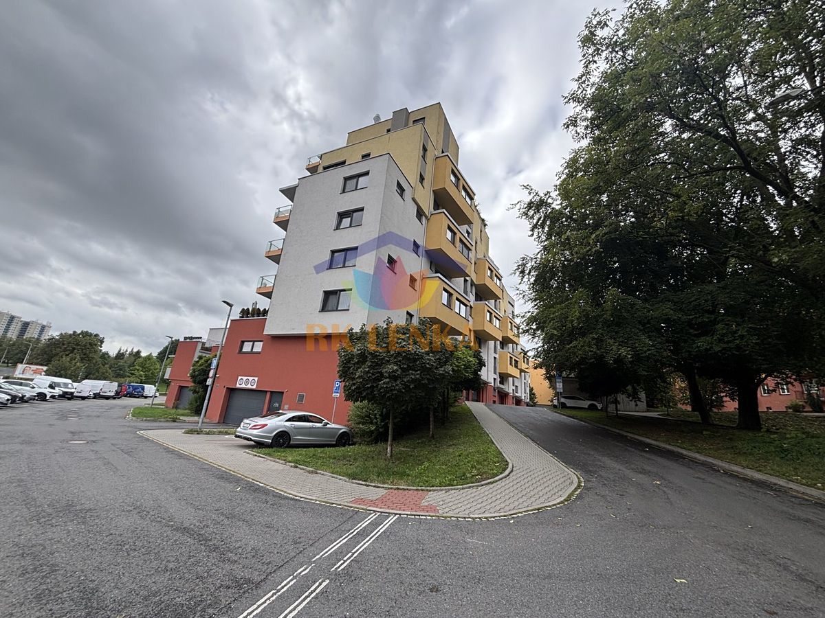 Pronájem bytu 1+kk 30 m² – fotografie 2
