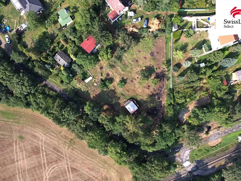 Prodej stavebního pozemku 2227 m², Čisovice – náhled fotky 1