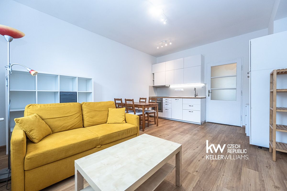 Pronájem bytu 2+kk 46 m² – fotografie 2