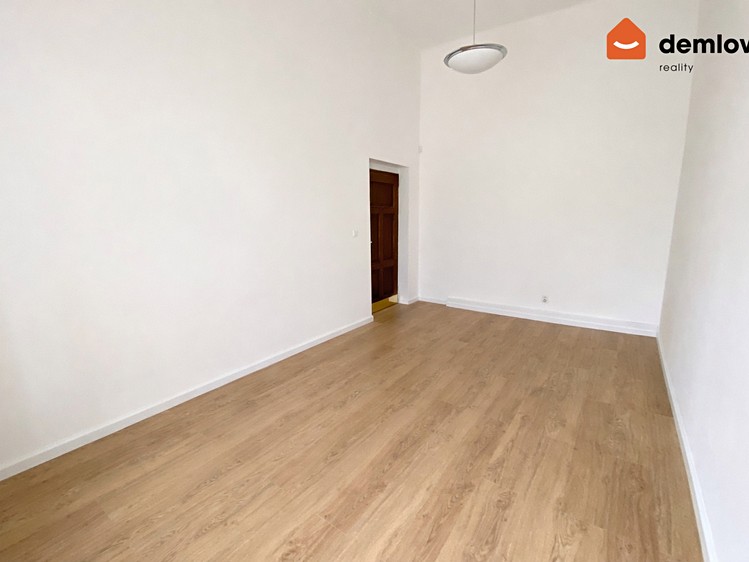 Комерційне приміщення в оренду, 24 м² (3 з 11)