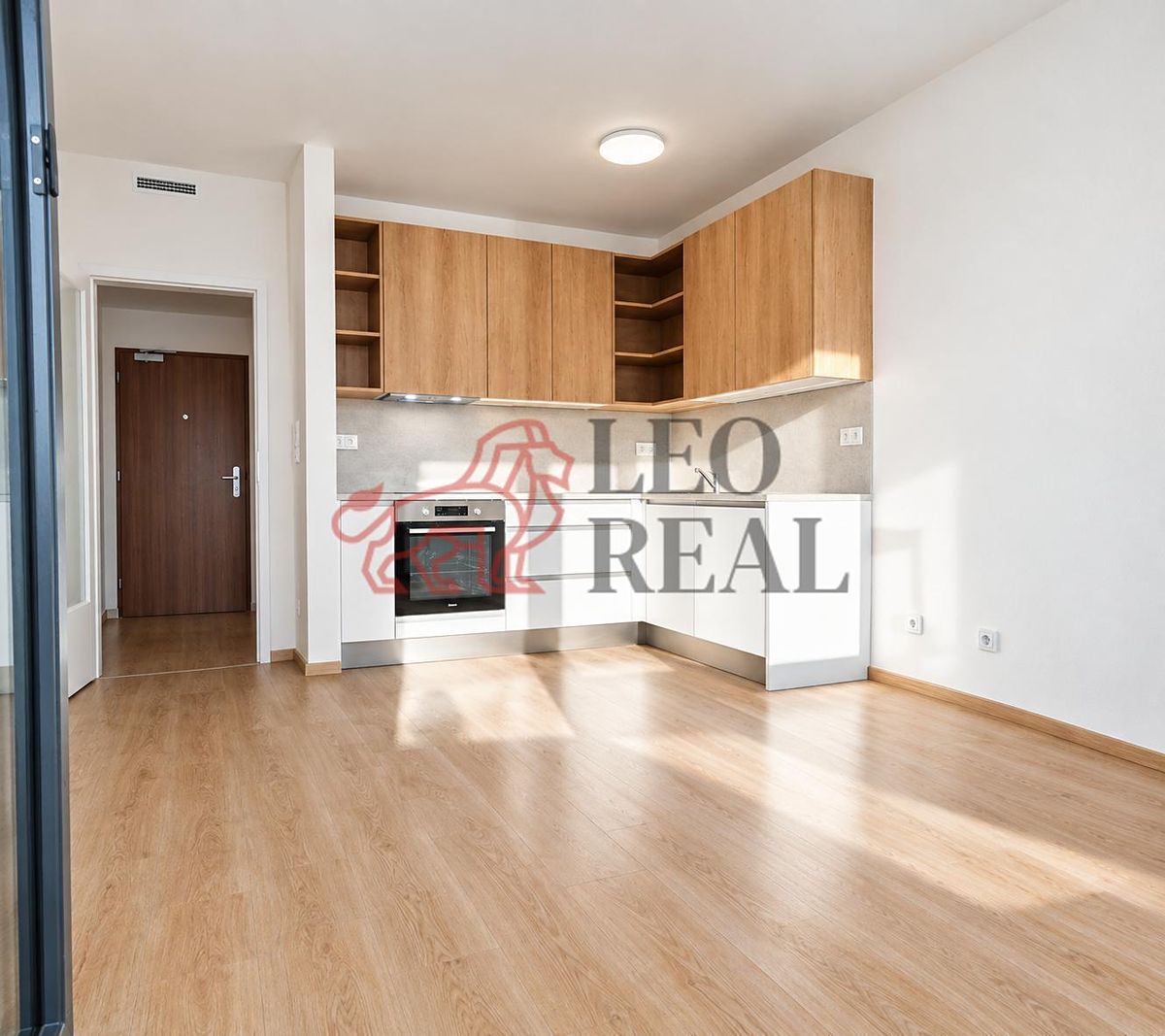 Pronájem bytu 2+kk 40 m² – fotografie 2