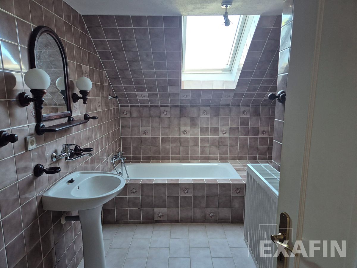 Pronájem rodinného domu 184 m², pozemek 598 m² – fotografie 5