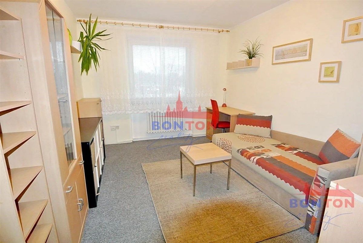 Pronájem bytu pokoje 30 m²