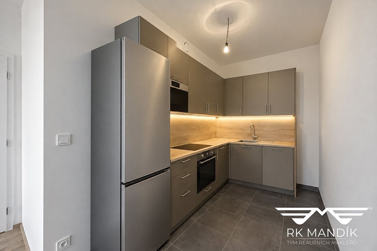 Pronájem bytu 2+kk 45 m² – fotografie 3