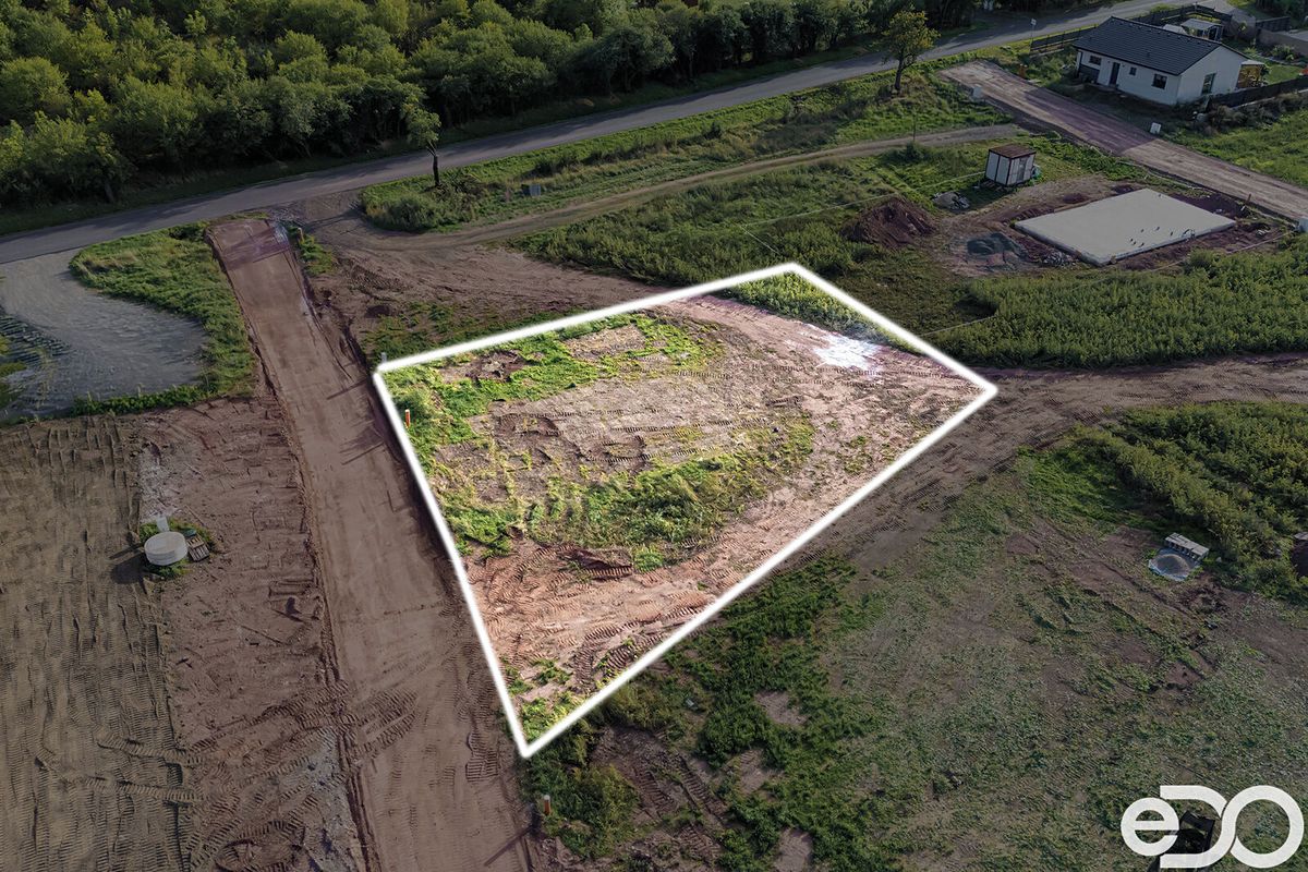 Prodej stavebního pozemku 855 m² – fotografie 3