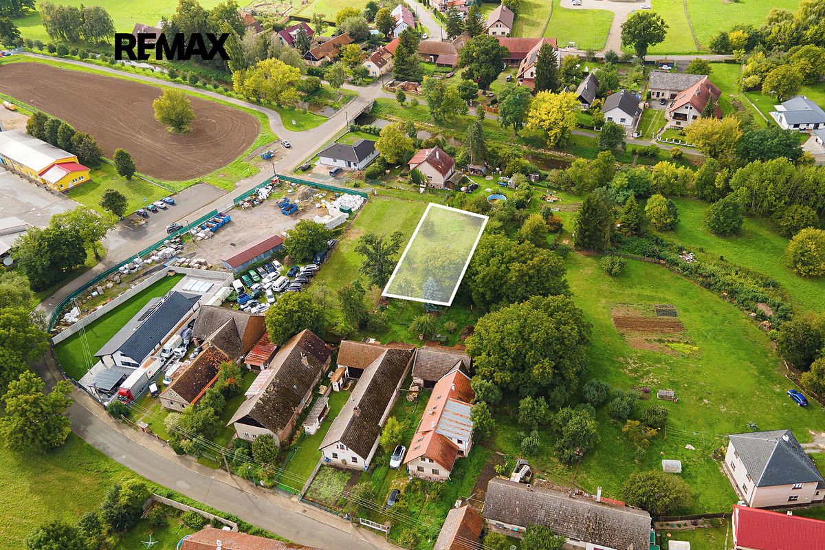 Prodej stavebního pozemku 772 m² – fotografie 3