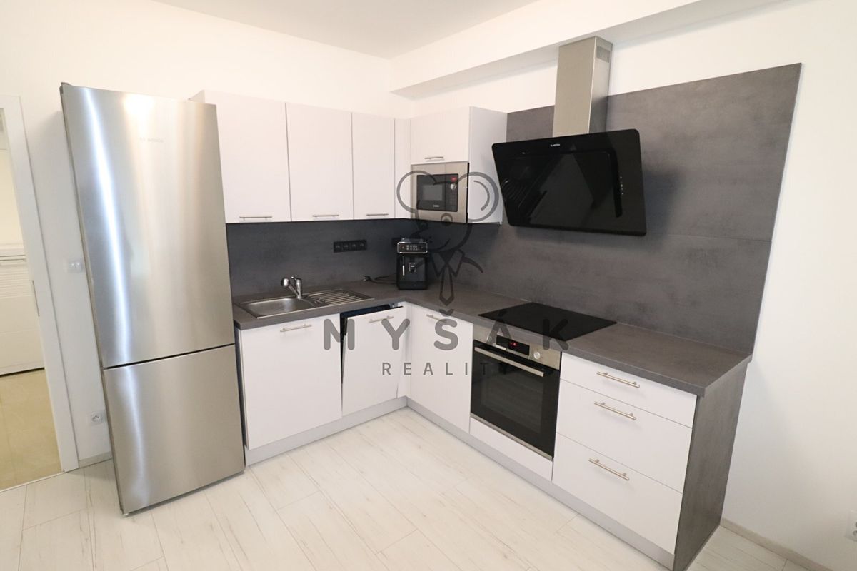 Pronájem bytu 2+kk 50 m² – fotografie 2