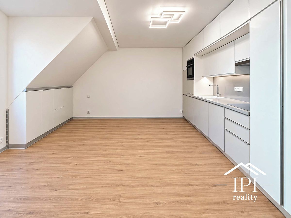 Pronájem bytu 2+kk 36 m² – fotografie 2