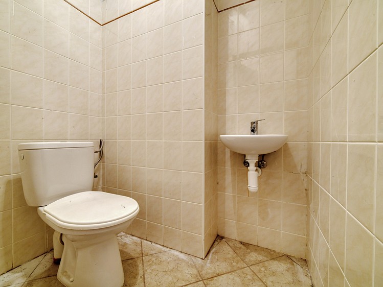 Комерційне приміщення на продаж, 899 м² (63 з 100)