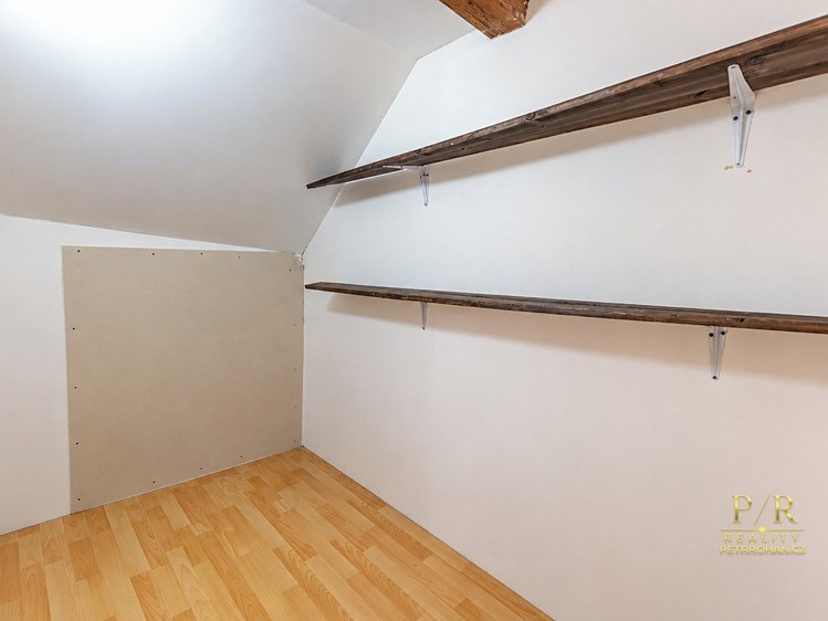 Будинок на продаж, 196 м² (28 з 48)