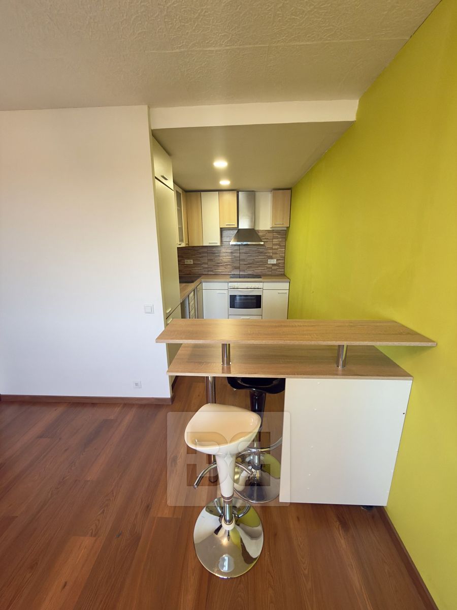 Pronájem bytu 3+kk 68 m² – fotografie 2