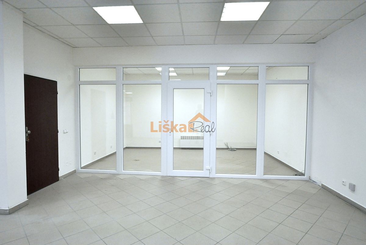 Prodej obchodního prostoru 384 m² – fotografie 3