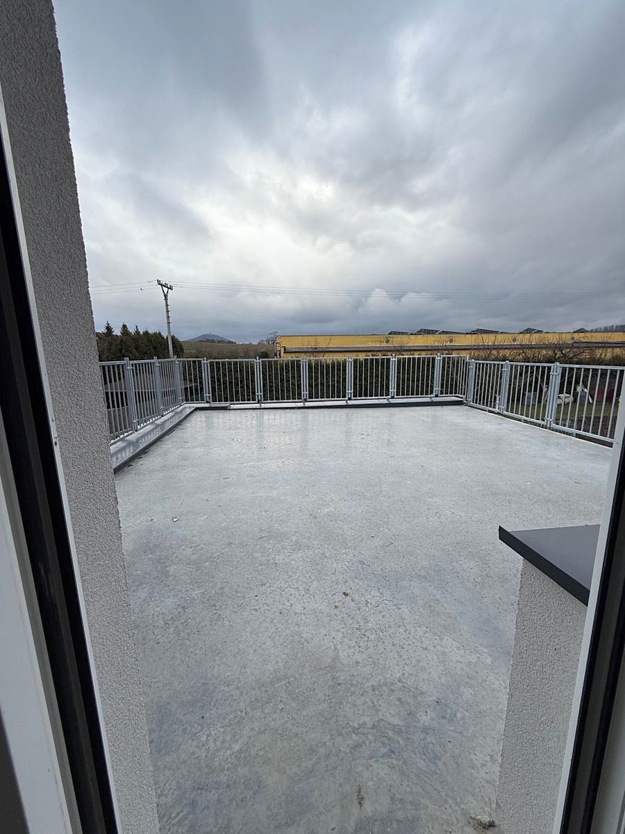 Pronájem bytu 3+kk 100 m² – fotografie 2