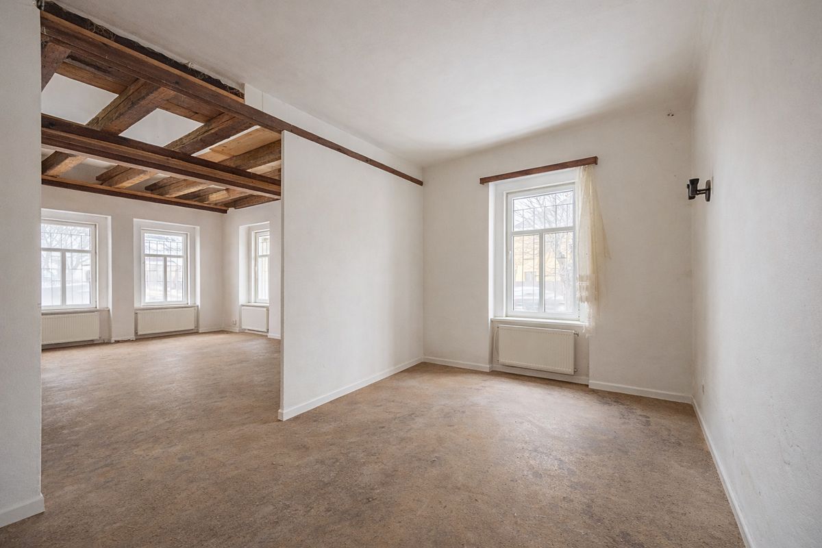 Prodej rodinného domu 1500 m², pozemek 2288 m² – fotografie 3